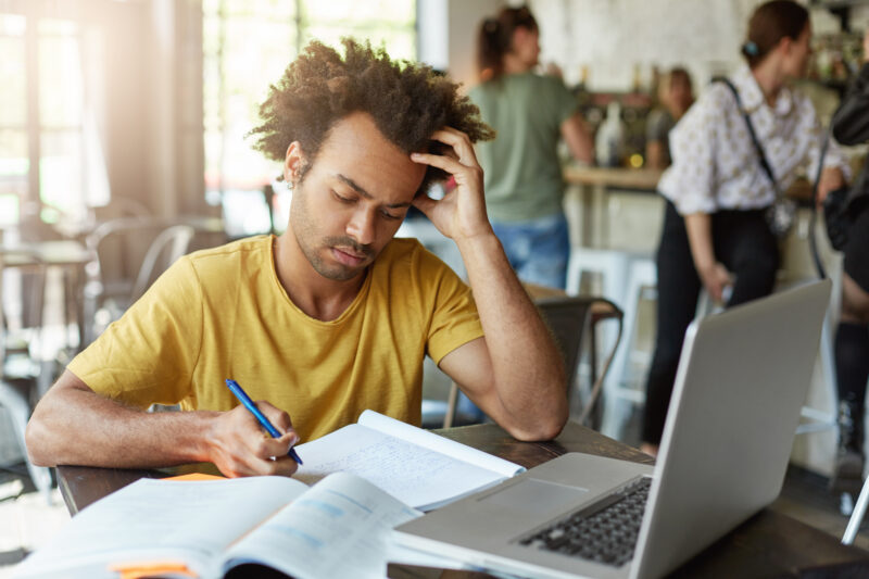Common Scholarship Application Mistakes Students Should Avoid Before Submitting Scholarship Applications
